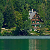 A paradise on the lake di 