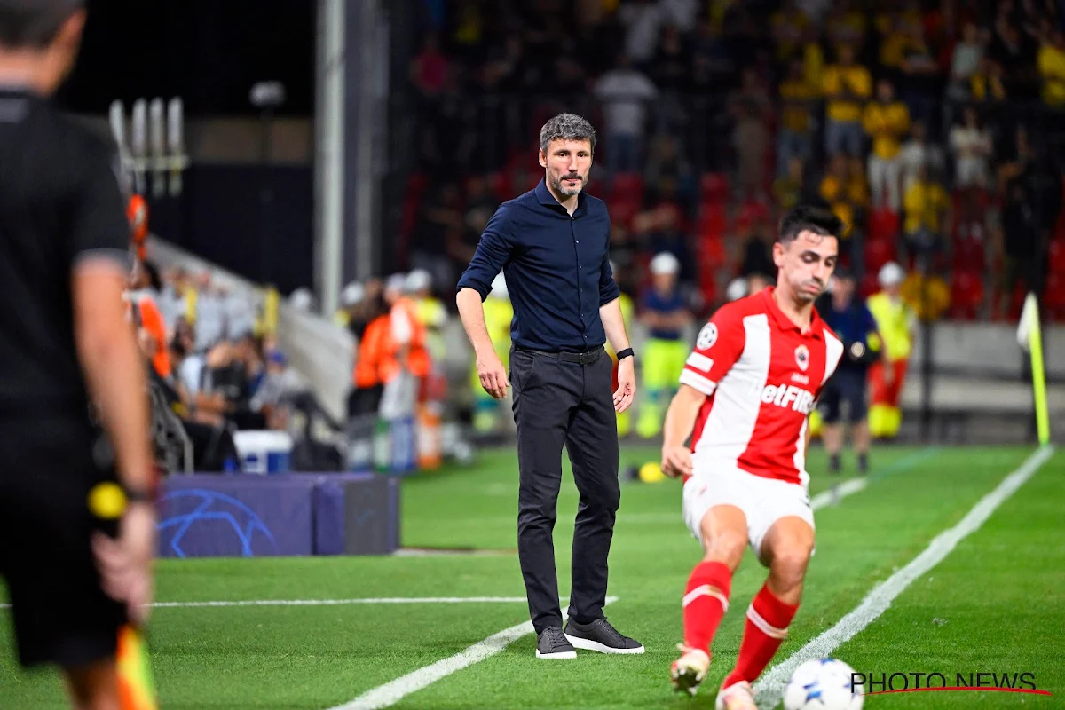 La réaction très surprenante de Mark van Bommel après l'élimination de l'Antwerp