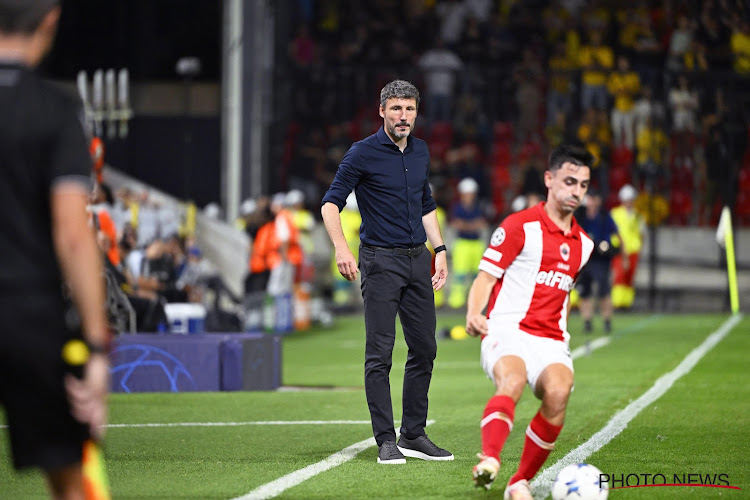 Mark Van Bommel komt met goed nieuws voor de fans van Antwerp: "Er zit iets in de pijplijn én we hopen dat het goedkomt"