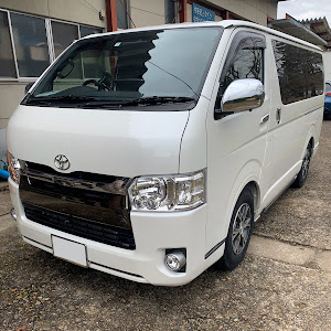 ハイエースバン GDH206V