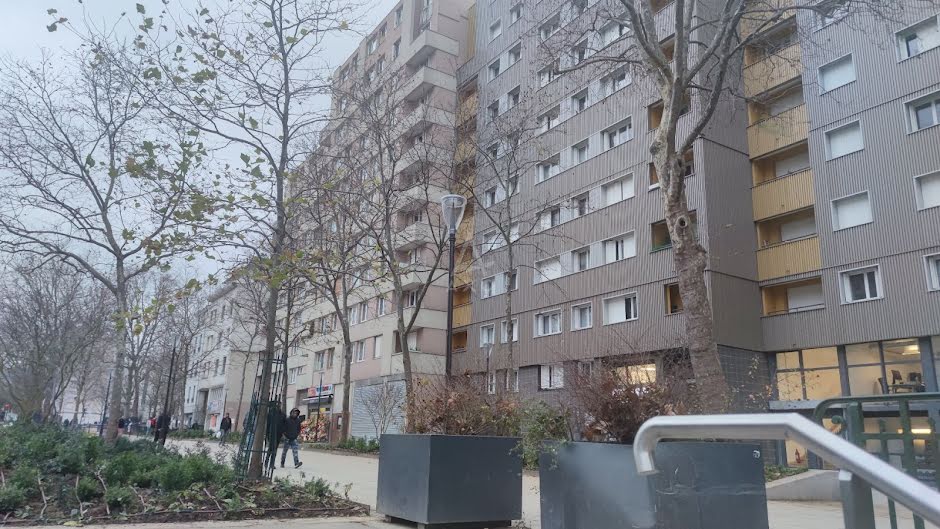 Vente appartement 2 pièces 43 m² à Paris 18ème (75018), 240 000 €