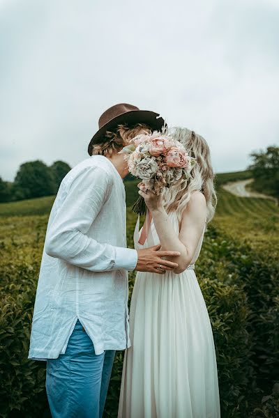 Fotógrafo de casamento Asya Kolokolova (asyart). Foto de 15 de abril