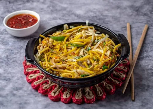 Veg Hakka Noodles