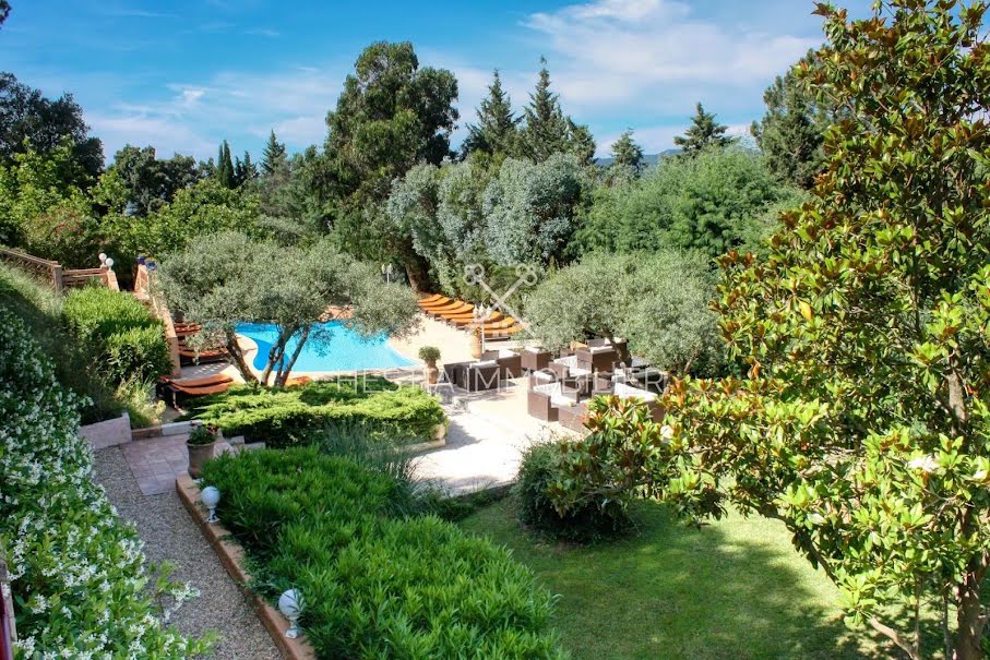 Vente propriété  500 m² à Grimaud (83310), 2 850 000 €