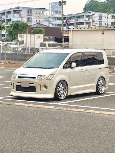 三菱 デリカd 5を華麗にカスタム By Tetsu 19 06 01 みなさんこんばんは 今日は朝から車高調のバネ交換と車高調整をやっとりました インナー干渉対 Cartune