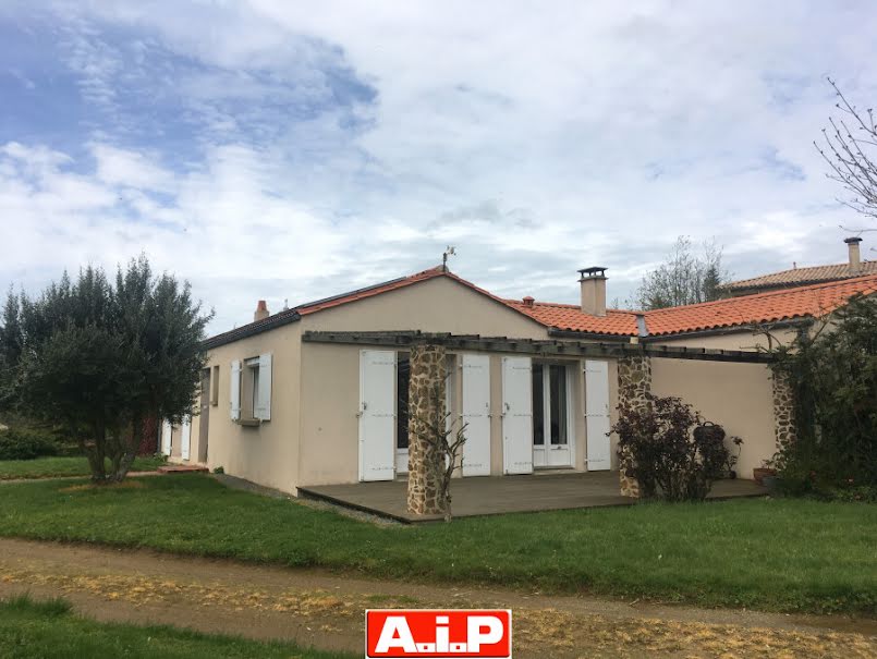 Vente maison  112 m² à Pouzauges (85700), 219 450 €