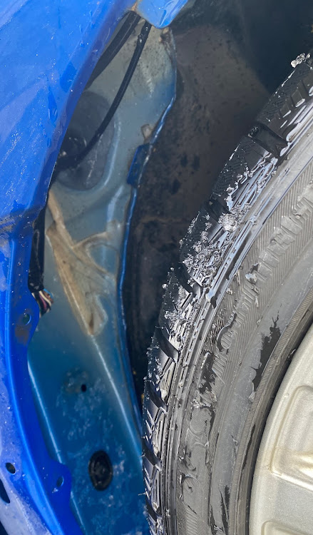 インプレッサ ハッチバックの雪道ドライブ・大雪警報・GRB・インプレッサWRXSTIに関するカスタム事例の投稿画像1枚目