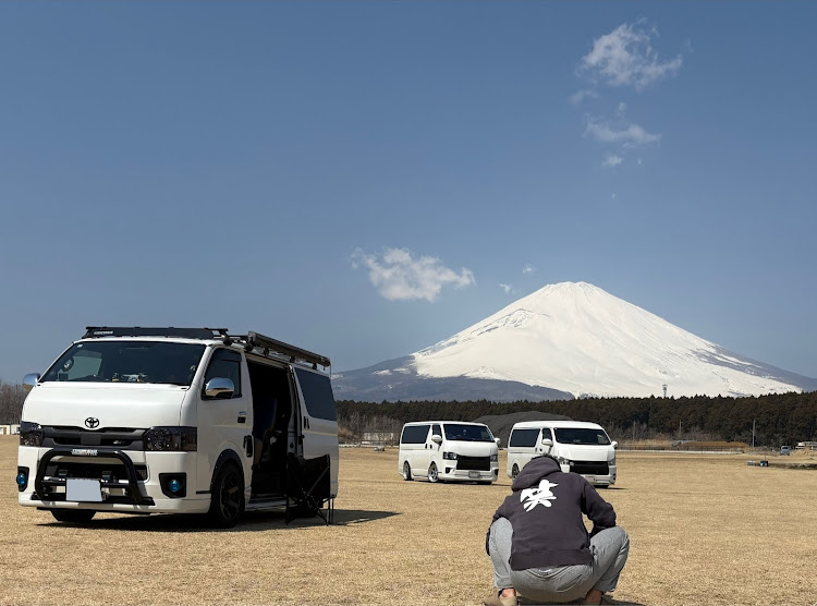 ハイエースバンの毎月キャンプ⛺️・春の風物詩と愛車・グルキャン・ふじさんとコラボに関するカスタム事例の投稿画像8枚目