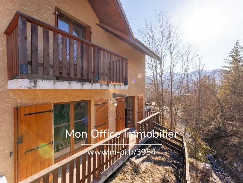 Vente maison 4 pièces 86.18 m² à Embrun (05200), 299 000 €