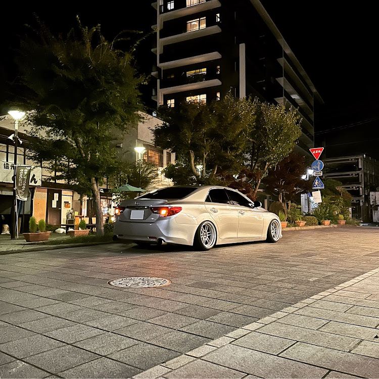 マークXのマークX 130系・中期・4GR-FSE・ツライチ・ENKEI RPF1RSに関するカスタム事例の投稿画像2枚目