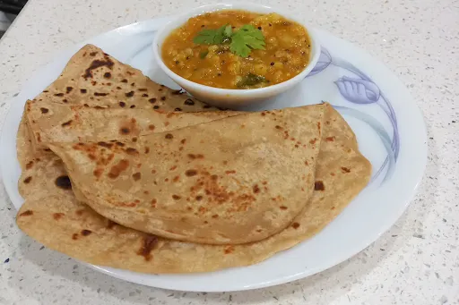 3 Plain Paratha With Aloo Sabzi And Pickle