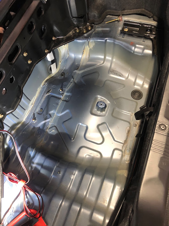 スカイライン GT-Rのオプティマバッテリーイエロートップ・バッテリー交換は腰をやられる・バッテリー型式D1000S・次回バッテリー交換の参考に記録を残す・オプティマバッテリー交換作業　前編　バラシ編に関するカスタム事例の投稿画像8枚目