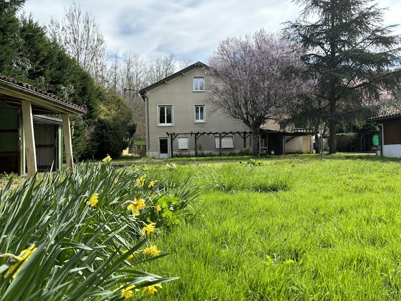 Vente maison 9 pièces 250 m² à Château-l'Evêque (24460), 253 000 €