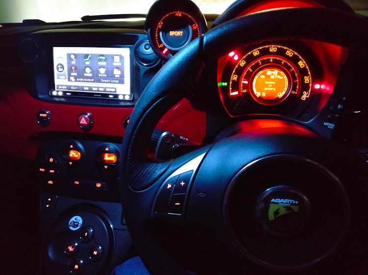 595のブースト計移設・ダッシュボードカバー取付・ステー自作・パネル取り外しに関するカスタム事例の投稿画像3枚目