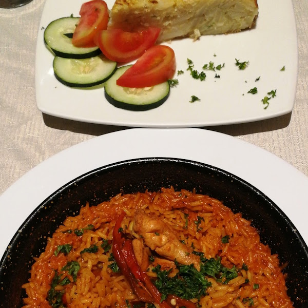 Paella Valenciana (con Conejo y Pollo) y tortilla española