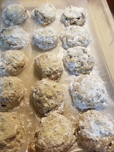 Cookies dusted in powdered sugar