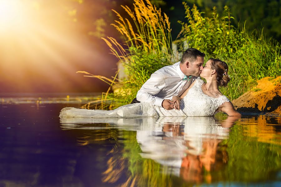 Fotógrafo de casamento Mirek Bednařík (mirekbednarik). Foto de 30 de julho 2017