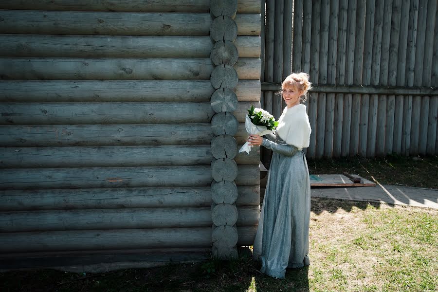 Fotógrafo de casamento Valentina Baturina (valentinalucky). Foto de 4 de junho 2019