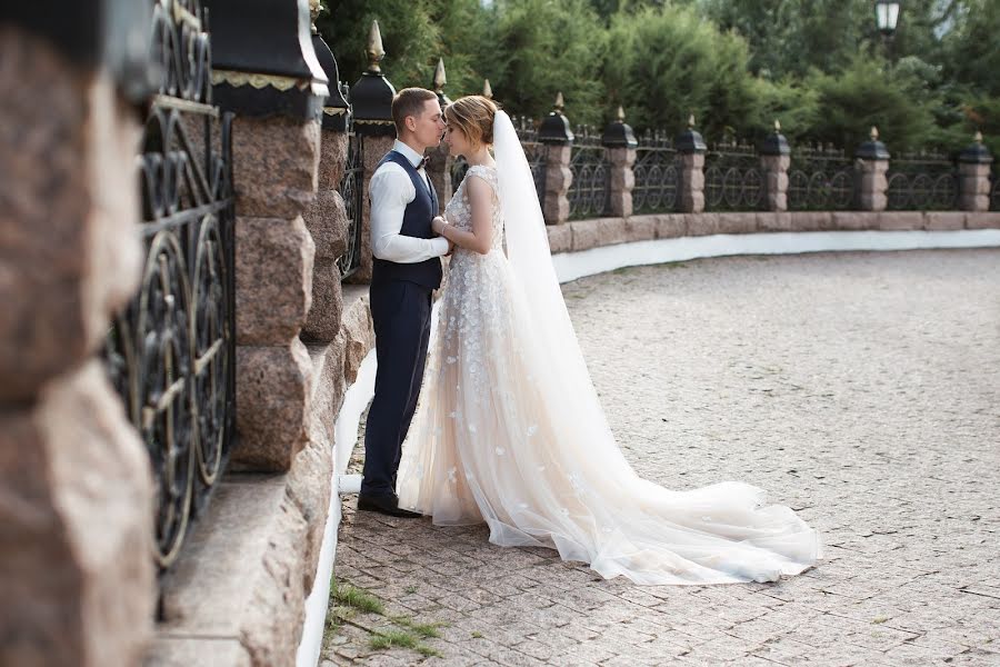 Photographe de mariage Yuliya Medvedeva (multjaschka). Photo du 3 juin 2019