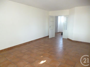 appartement à Reillanne (04)