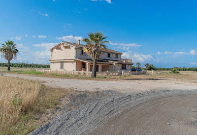 Villa avec piscine et terrasse 3