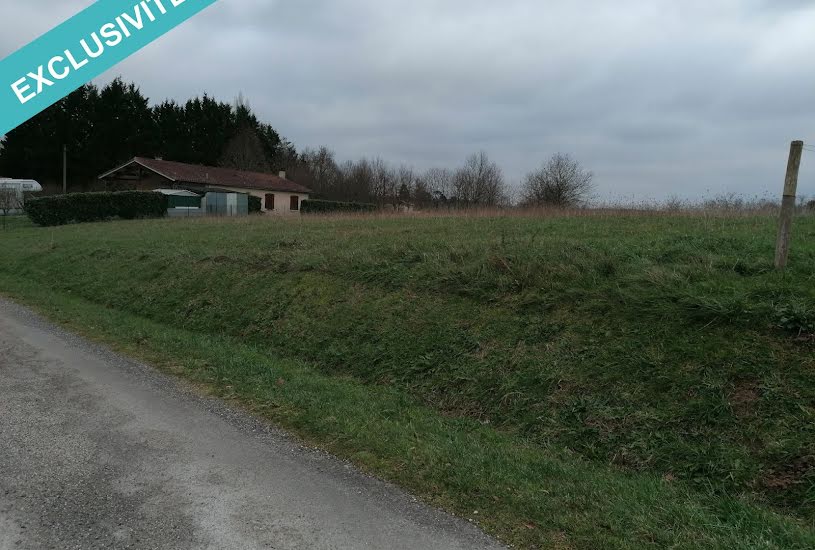  Vente Terrain à bâtir - 1 981m² à Guizengeard (16480) 