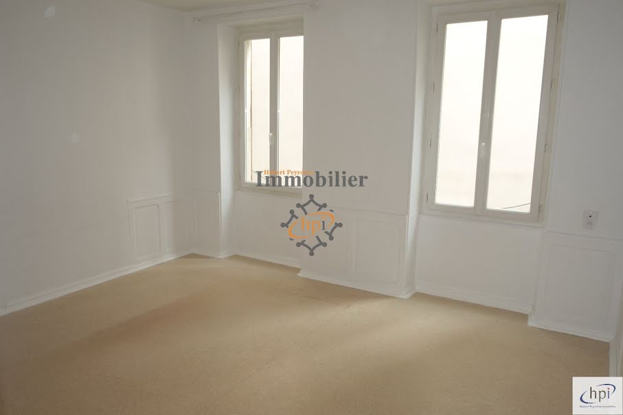 Location  maison 5 pièces 106 m² à Saint-Affrique (12400), 567 €