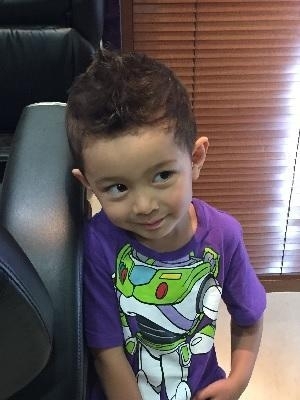 キッズヘアカタログ 男の子のトレンドの髪型をご紹介します Trill トリル