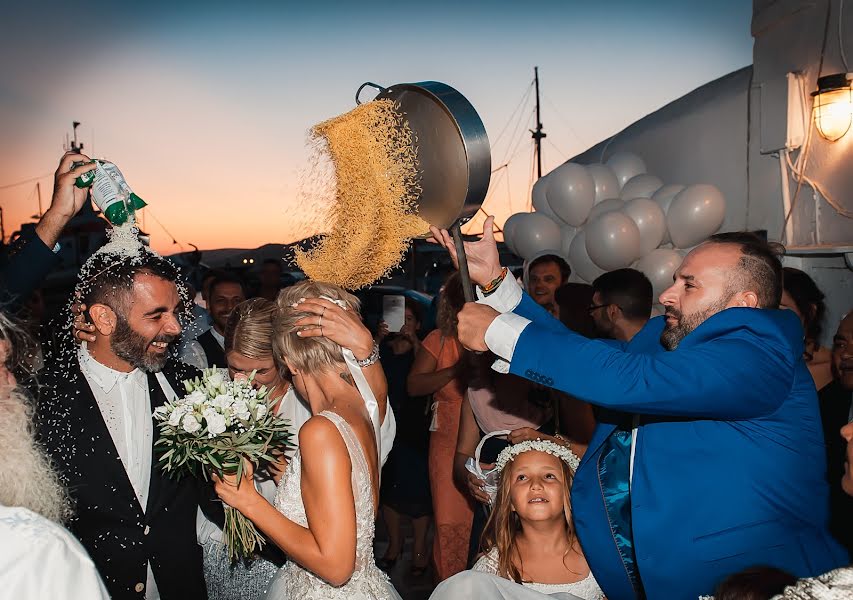 Fotografo di matrimoni Kostas Sinis (sinis). Foto del 12 dicembre 2019