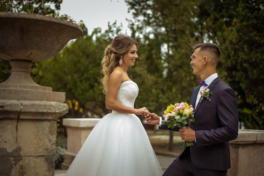 Wedding photographer Dasha Saveleva (savelieva). Photo of 11 June 2019