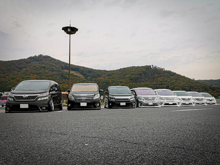 アルファードのTEAM Excitación・20皇低・EAST・身体は大事w・ユニオン杯…に関するカスタム事例の投稿画像5枚目