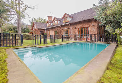 Maison avec jardin et terrasse 1