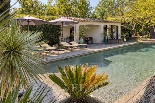 House with pool 3