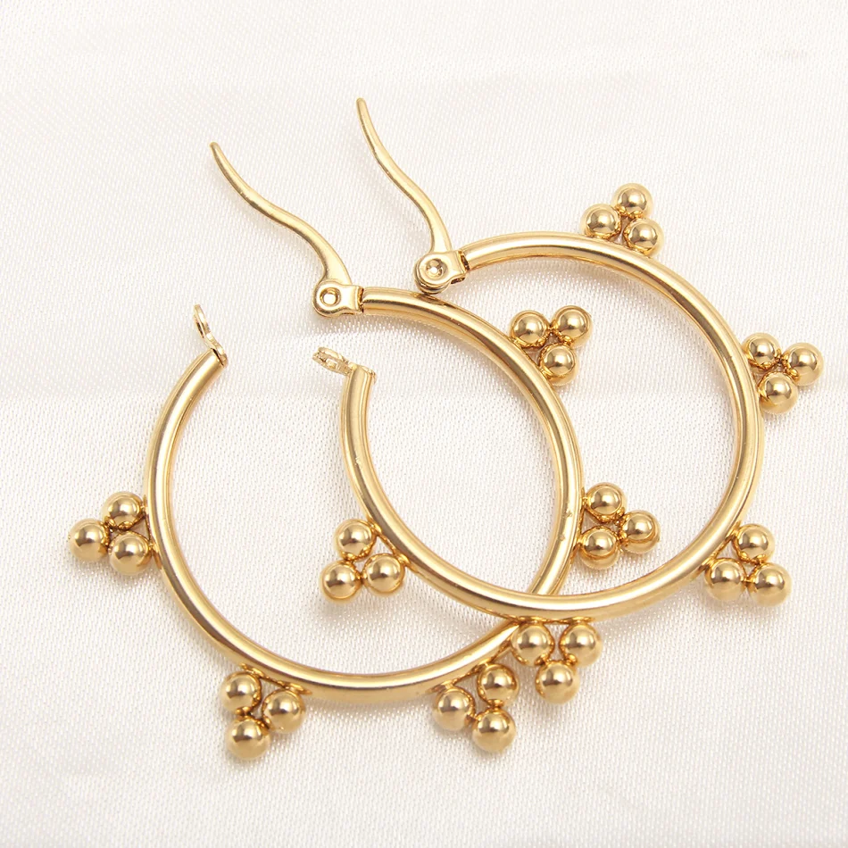 Elegante Metalen Cirkel Oorbellen voor Dames Stijlvolle Accessoire voor Modebewuste Vrouwen Tijdloos Design Geschikt voor Elke Gelegenheid Duurzaam en Lichtgewicht