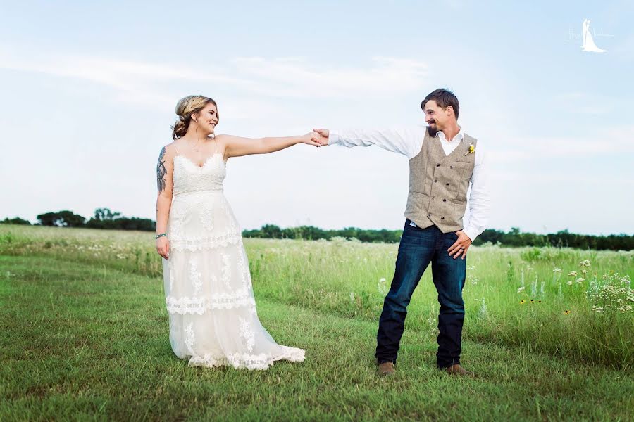 Fotógrafo de bodas Lisa Vernon-Bowles (lisavernonbowl). Foto del 28 de marzo 2022