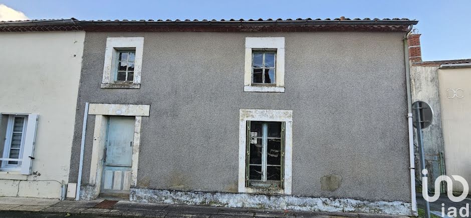 Vente maison 4 pièces 117 m² à Monsireigne (85110), 45 000 €