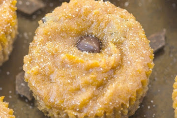 Healthy Four Ingredient Banana Bread Muffins