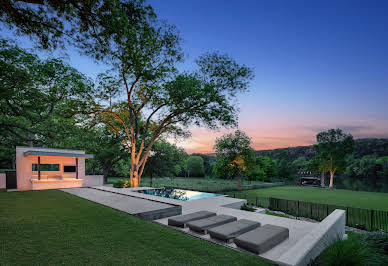 Maison avec piscine et jardin 5