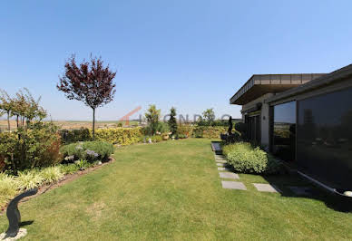 House with pool and terrace 3