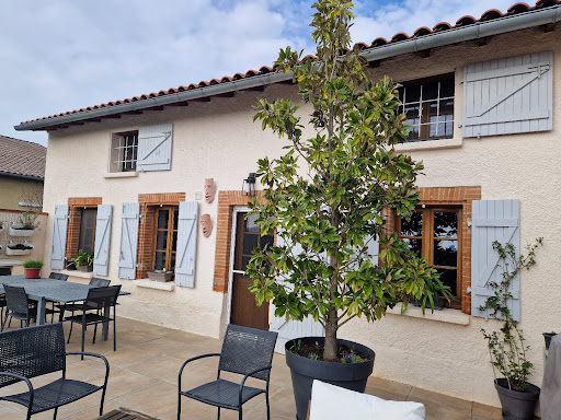 House with pool and terrace 4