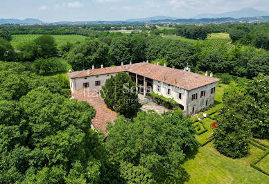 Villa avec jardin et terrasse 2