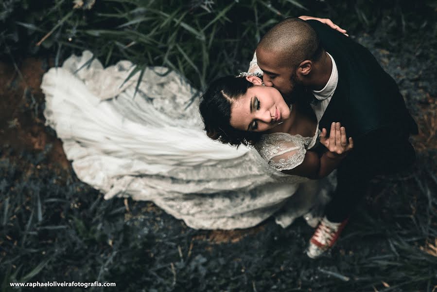 Fotografo di matrimoni Raphael Oliveira (raphaeloliveira). Foto del 4 maggio 2017