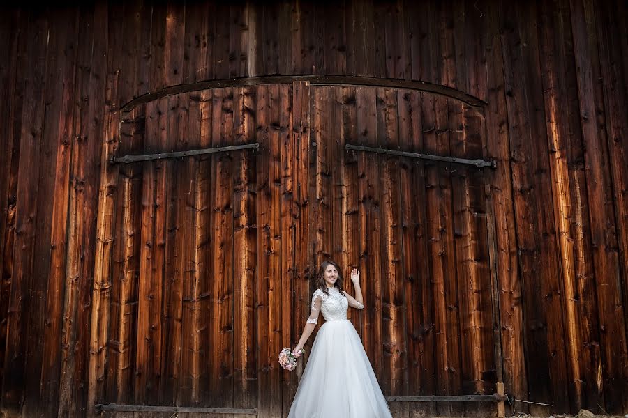 Fotografo di matrimoni Ovi Ci (naostudio). Foto del 25 ottobre 2016