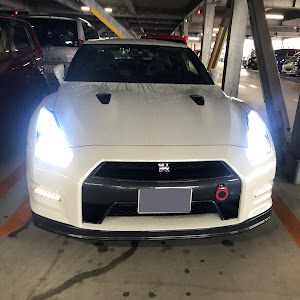 NISSAN GT-R