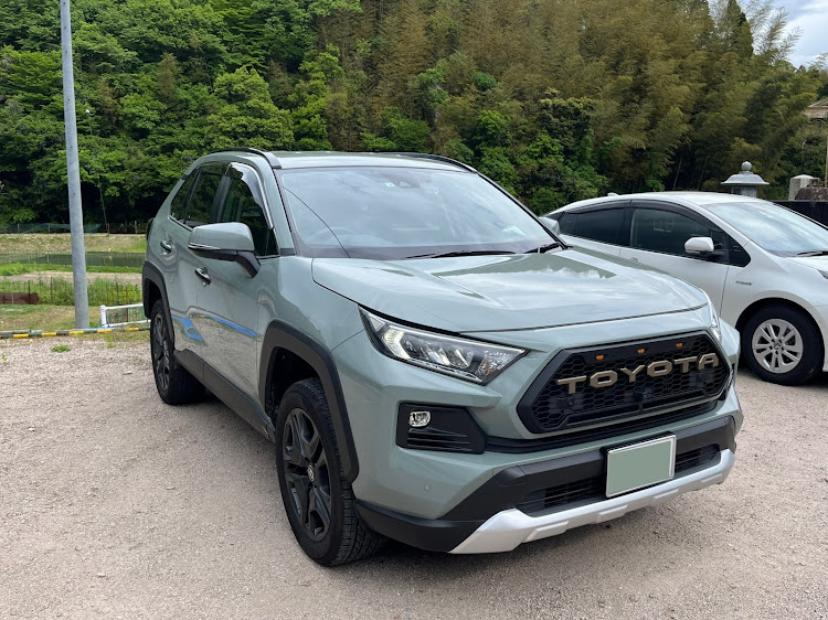 RAV4のrav4・ラプターグリル・rav4カスタム・RAV4乗りさんと繋がりたい・rav4のある生活に関するカスタム事例の投稿画像1枚目