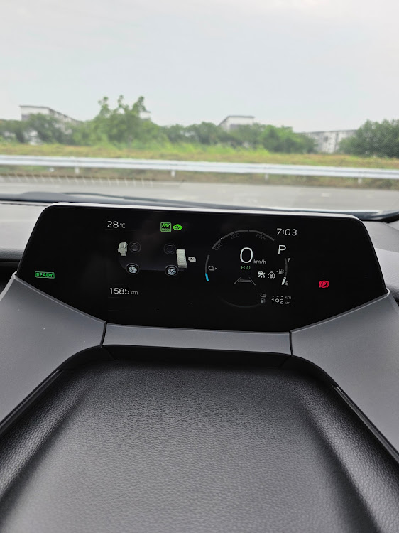 プリウスの自宅の駐車場・武蔵野フーズ所沢工場に関するカスタム事例の投稿画像7枚目