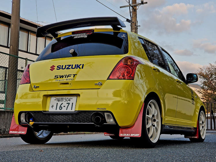 スイフトスポーツのneed for swift・愛車の一番好きな角度・どの角度から見ても愛おしい・CTのみなさんに感謝・世界平和を願いますに関するカスタム事例の投稿画像5枚目