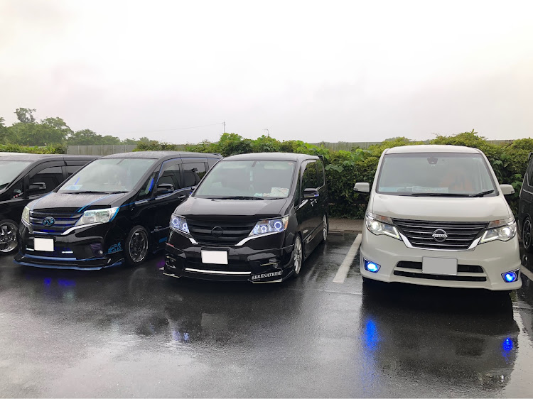 セレナの日産・e-POWER・admiration・SERENA TRIBE・オフ会に関するカスタム事例の投稿画像14枚目