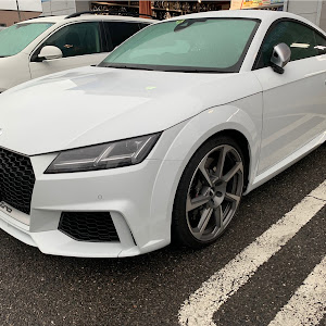 TT RS クーペ