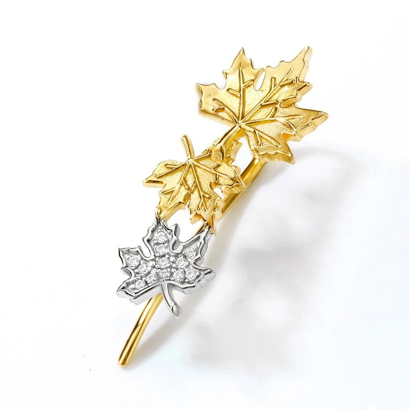 Boucles d'oreilles feuille d'érable S925 en argent sterling avec placage de séparation de couleur pour un éclat captivant et stylé.